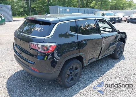 2023 Jeep Compass Sport 4X4 z USA, uszkodzony, nr VIN 3C4NJDAN1PT526011